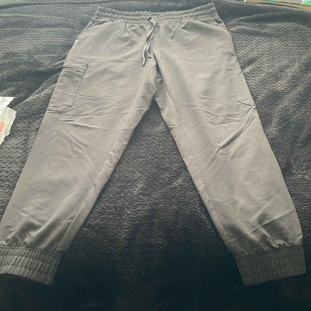 Black jaanuu scrub bottoms